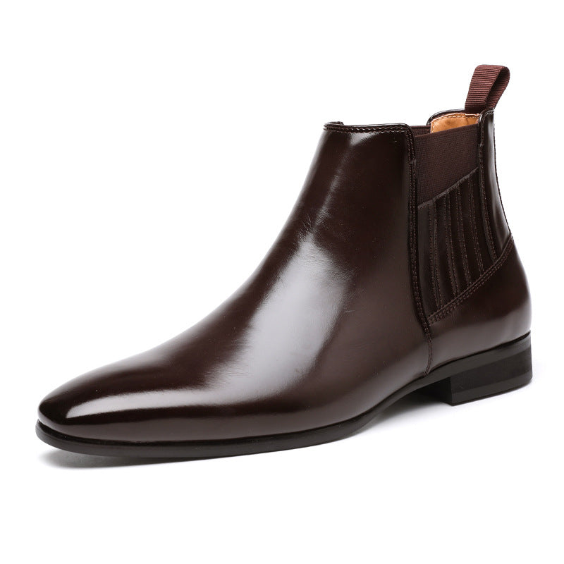 Men's glossy pointed toe Chelsea boots
