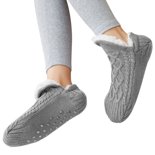Women's Cable-Knit Fleece-Lined Slipper Socks with Non-Slip Grip
