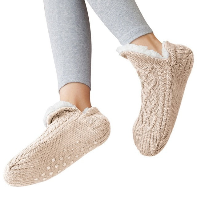 Women's Cable-Knit Fleece-Lined Slipper Socks with Non-Slip Grip